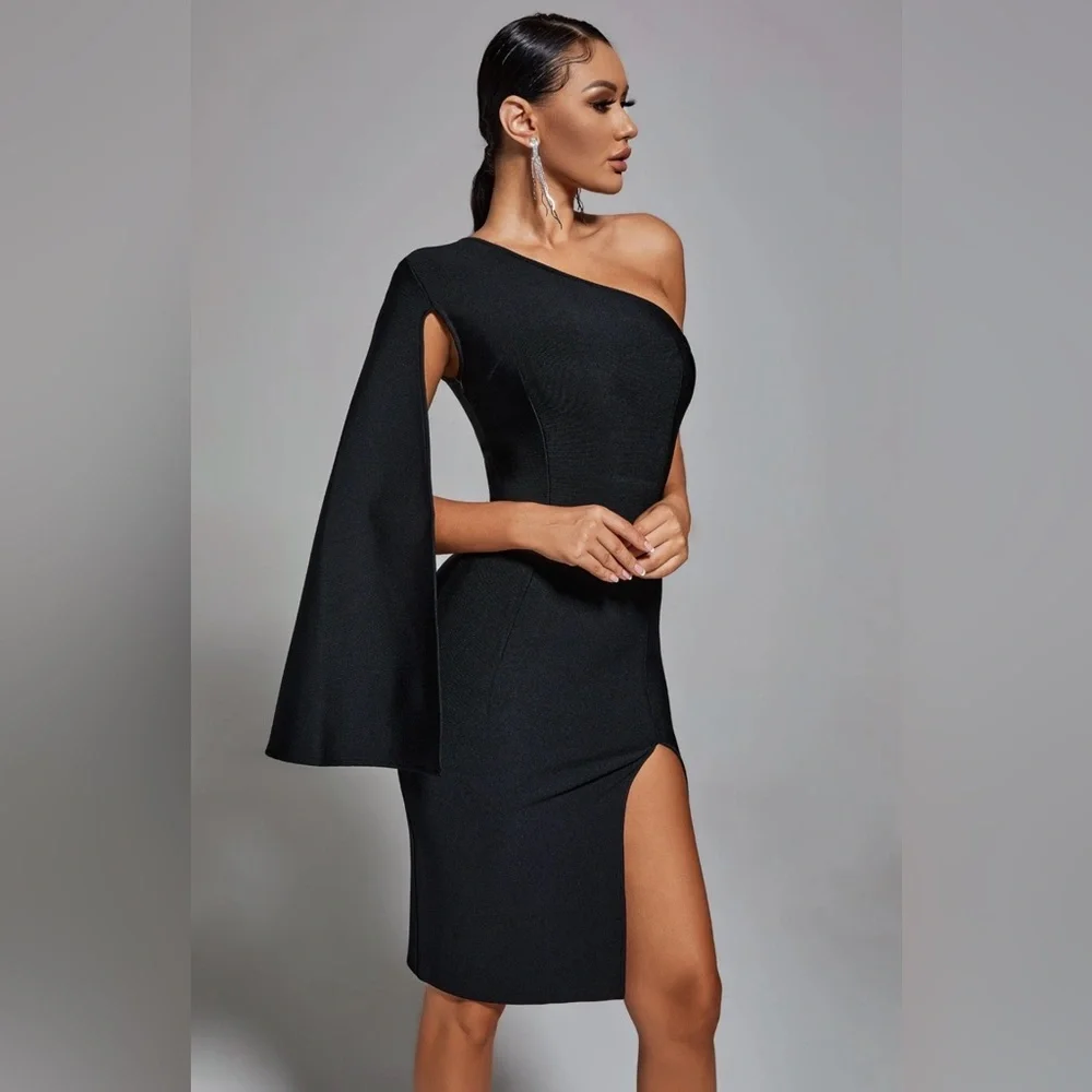 Elegant Black One-Shoulder Dress - Picture 3 of 3